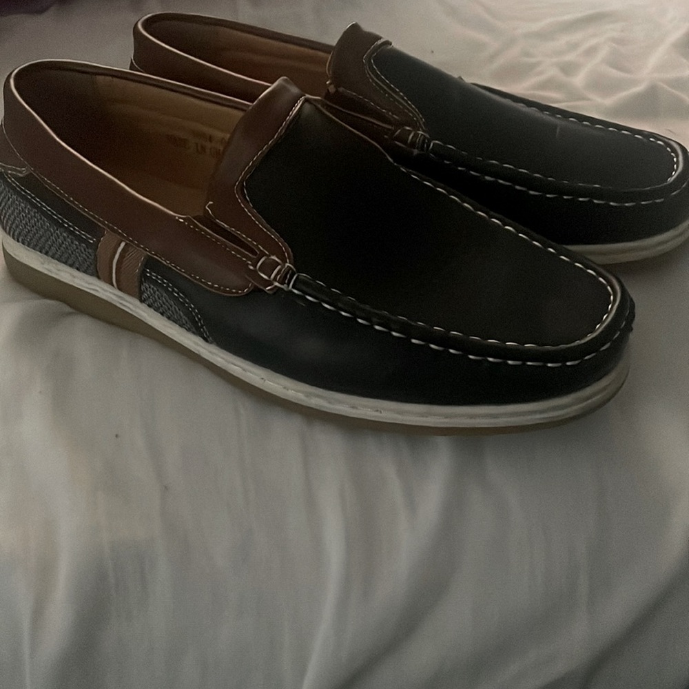 Men shoes size 10